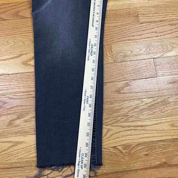 Old Navy Mid Rise Boyfriend Jeans Womens 8 Black Distressed Frayed Grunge Edgy - Picture 2 of 6